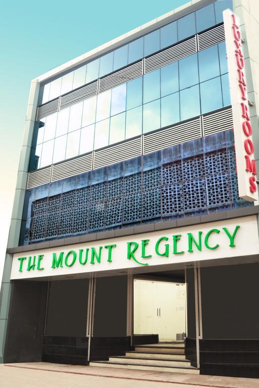 The Mount Regency Hotel Csennai Kültér fotó